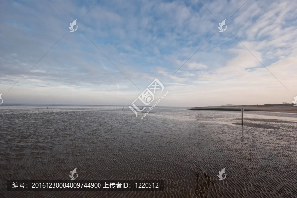 瓦登海；天空和云彩