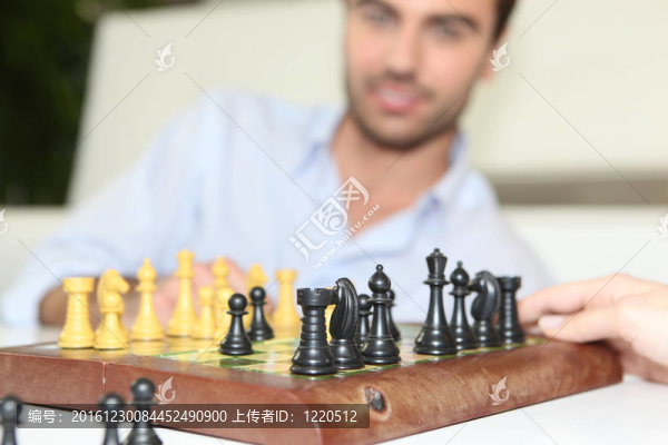人下棋