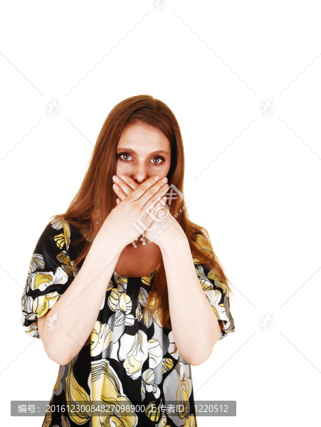 女人說話多。