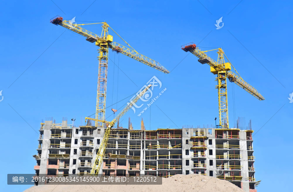 建筑起重機(jī)和建筑在藍(lán)天建設(shè)