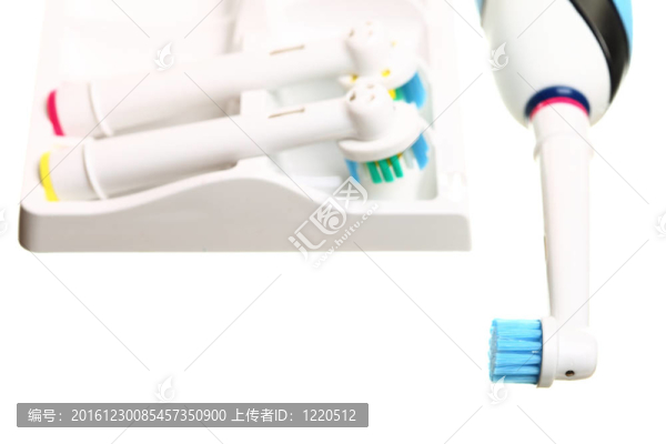 白色牙刷