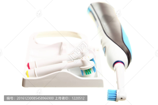 白色牙刷