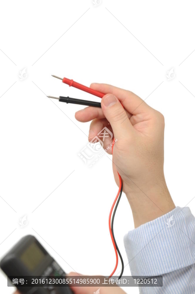 電工持電表