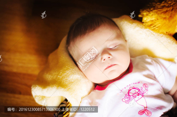沉睡的嬰兒