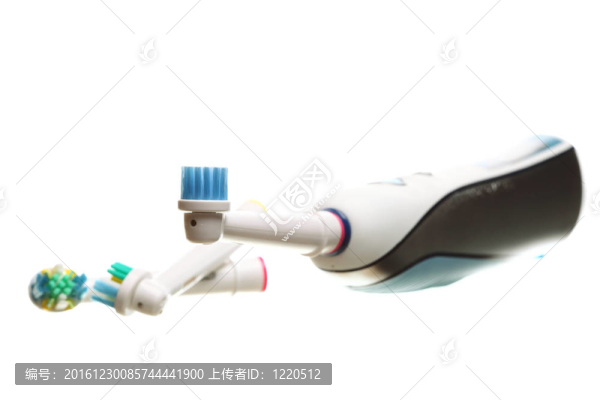 白色牙刷