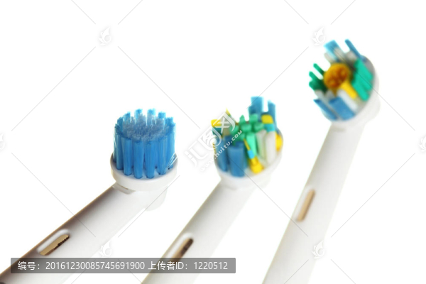 白色牙刷