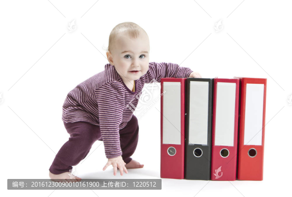 帶環(huán)形文件的幼兒