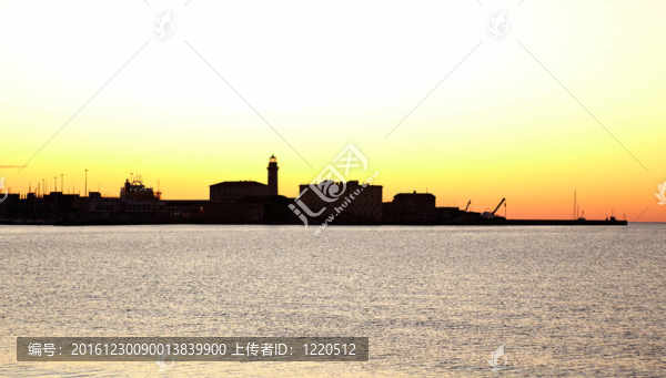 日落時(shí)的的里雅斯特港