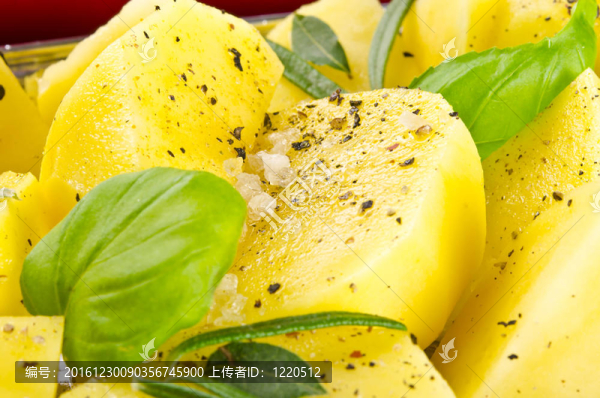 新鮮的油炸土豆