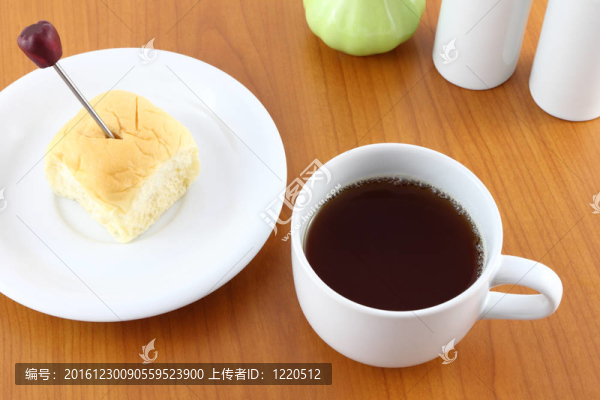 茶的休息時(shí)間和餐桌上的便餐