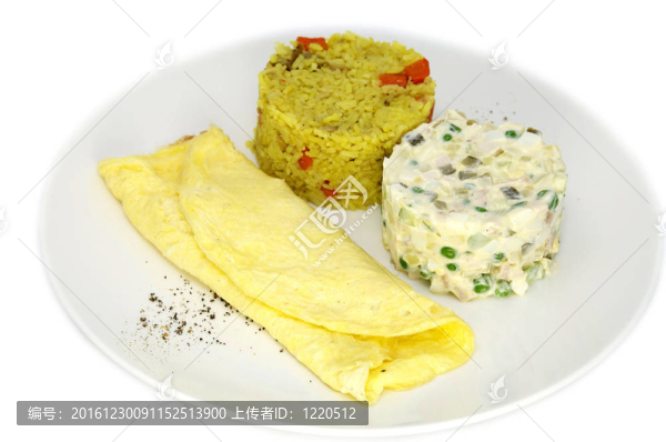 炒雞蛋配米飯和沙拉