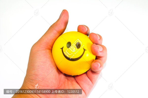 黃色玩具球的孤立圖像