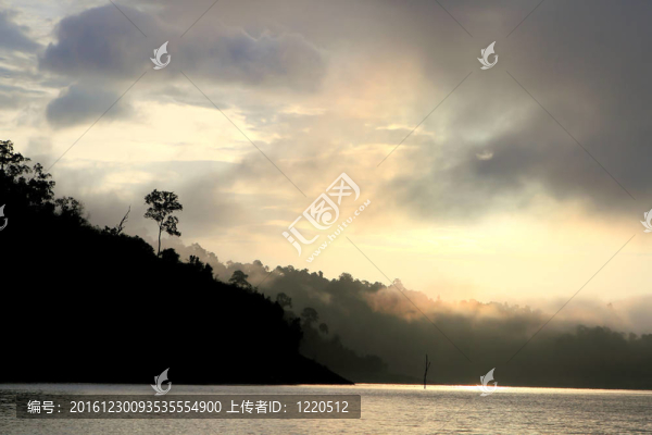 泰國Khao,Sok山和湖