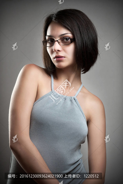 年輕的女人