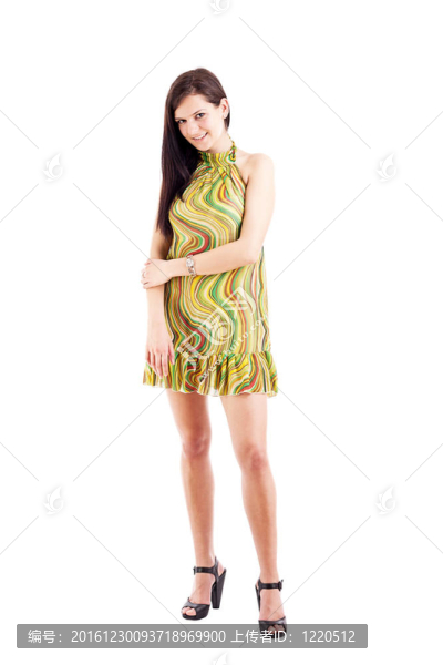 穿著漂亮夏裝的女人