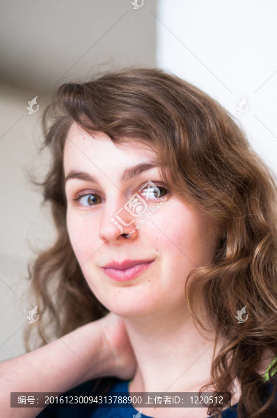 年輕漂亮的女人