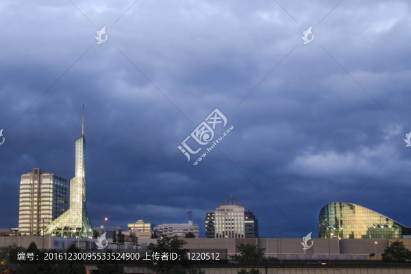俄勒岡會議中心；波特蘭