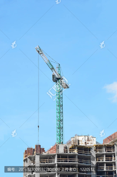 建筑起重機和建筑在藍天建設