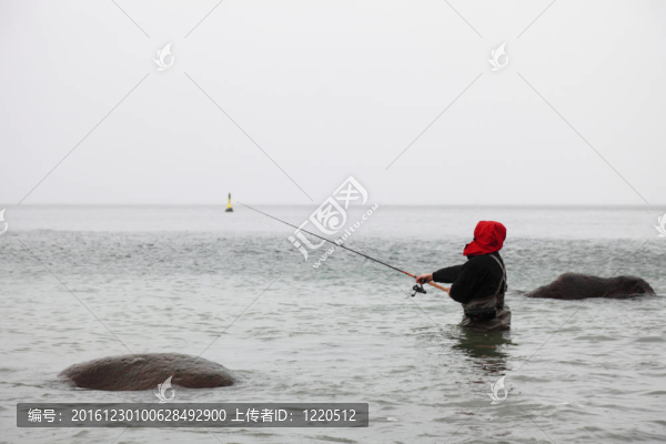 海水中的漁夫