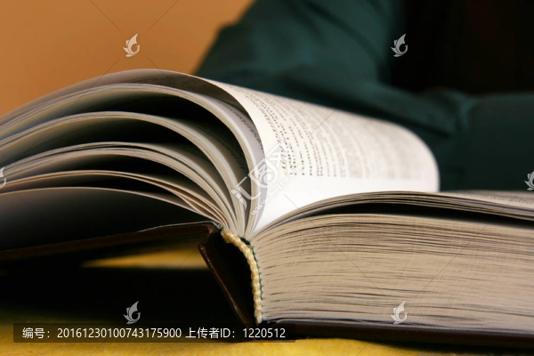 打開(kāi)的書(shū)