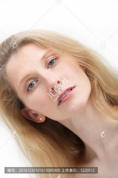 金發(fā)碧眼的女人肖像