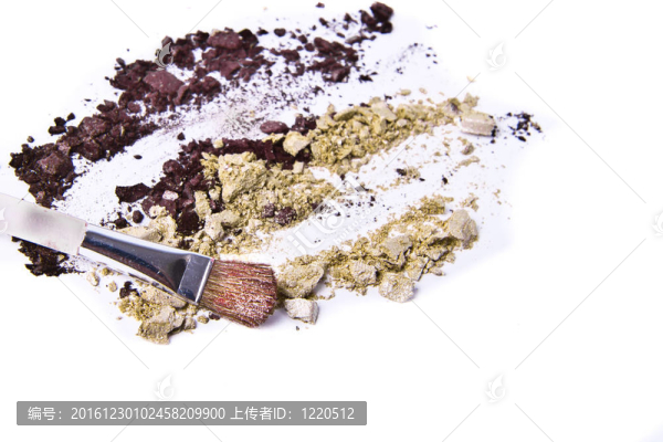 壓碎的眼影