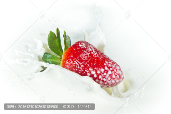 草莓濺奶