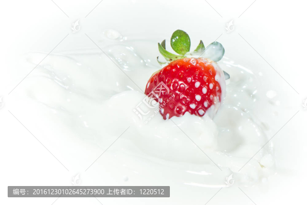 草莓濺奶