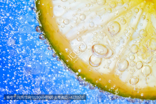 水中石灰