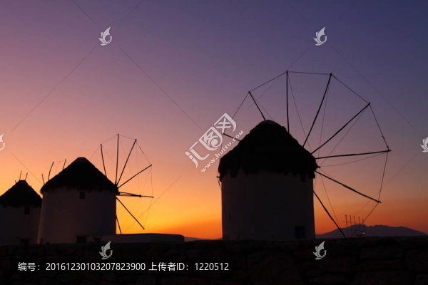 陽(yáng)光明媚的米科諾斯島風(fēng)車（希臘；Cyclades）