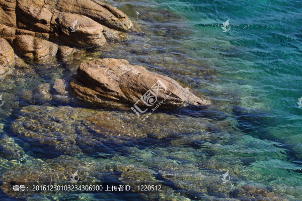 米科諾斯島沿岸；希臘。