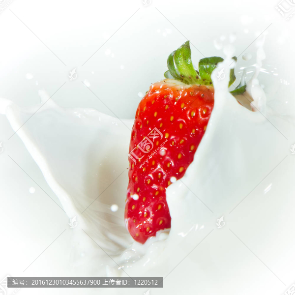 草莓濺奶