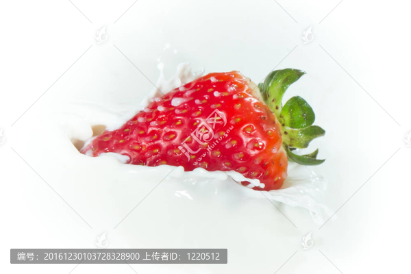 草莓濺奶