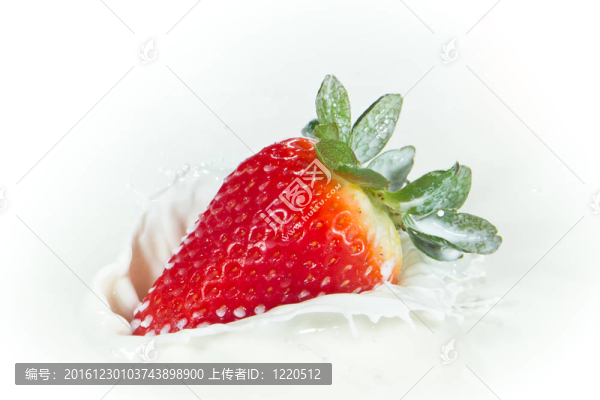 草莓濺奶