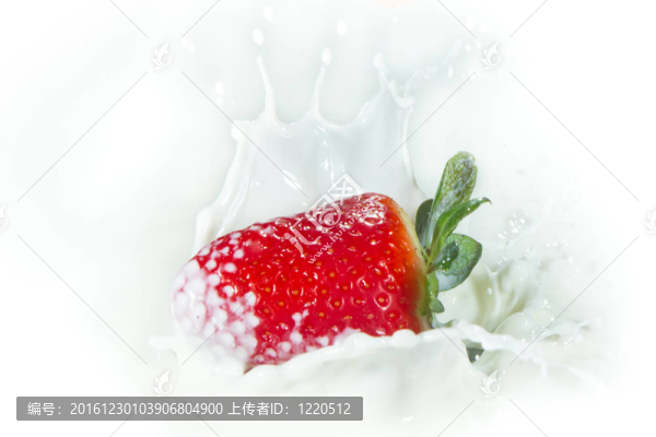 草莓濺奶