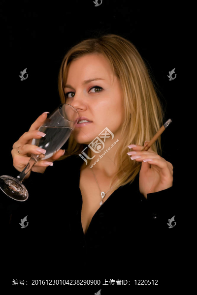 魅力女人與香檳
