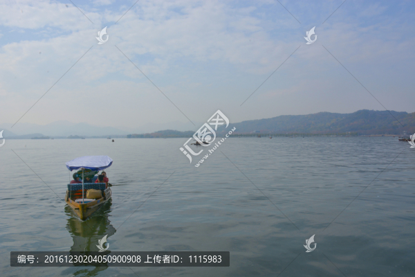 西湖觀光船