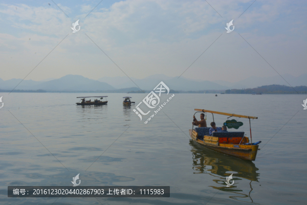 西湖觀光船