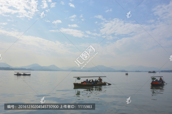 旅游觀光船