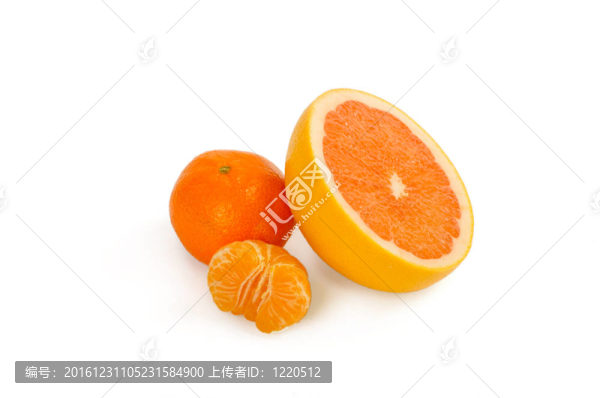 一個(gè)新鮮的橘子，橘子圖像白色隔離