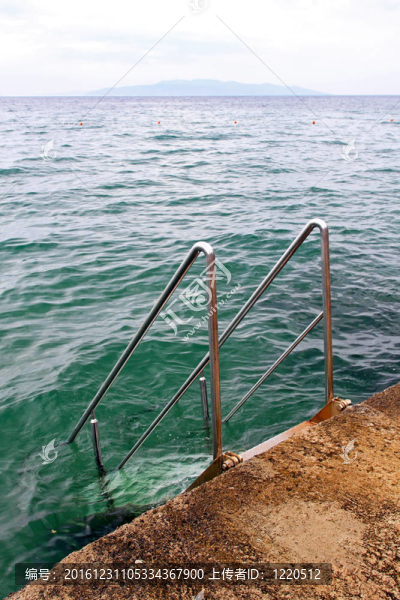 通往海