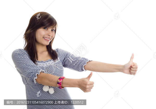 兩個(gè)豎起大拇指的女人