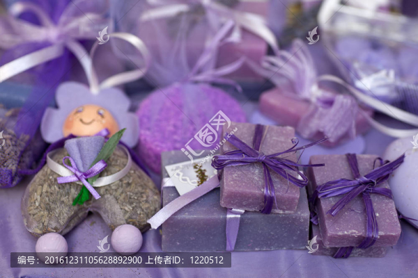 薰衣草香皂和沐浴鹽