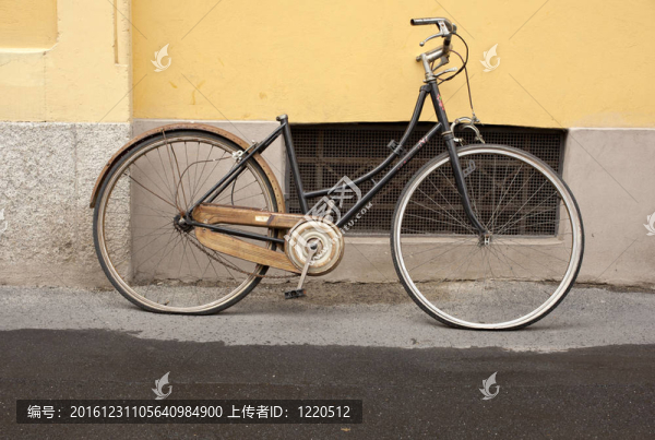 舊自行車(chē)