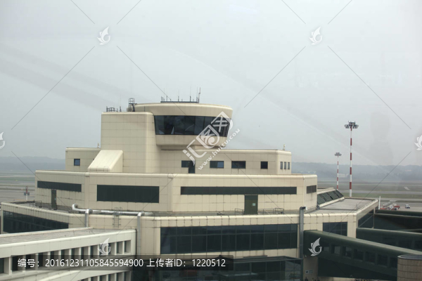 塔中機(jī)場控制