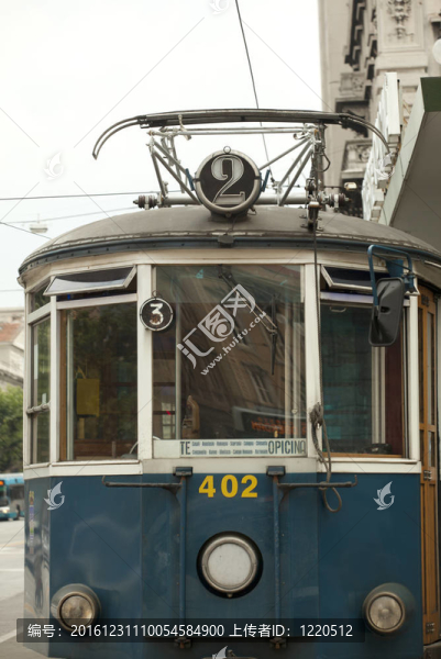有軌電車為opicina
