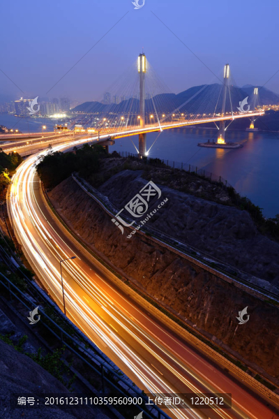 Ting,Kau公路和橋梁