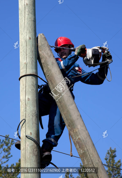 電桿電工安裝工作