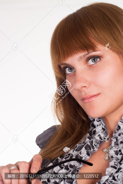 戴眼鏡的漂亮女孩