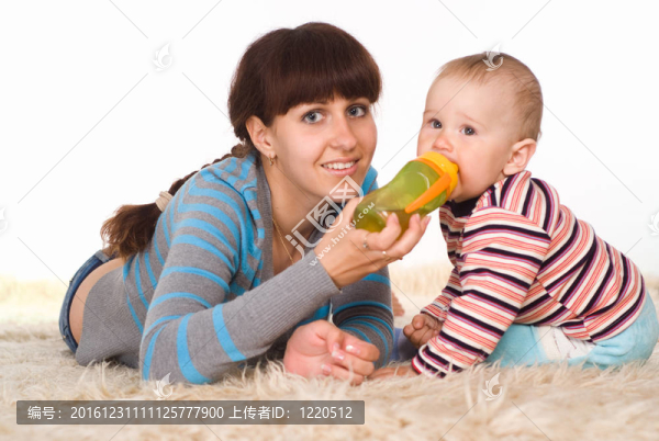 媽媽和嬰兒
